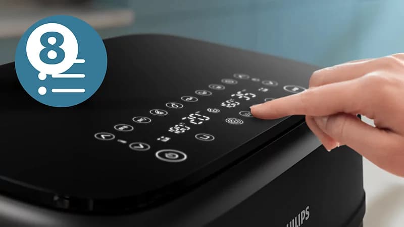 Touchscreen with 8 presets for easy cooking